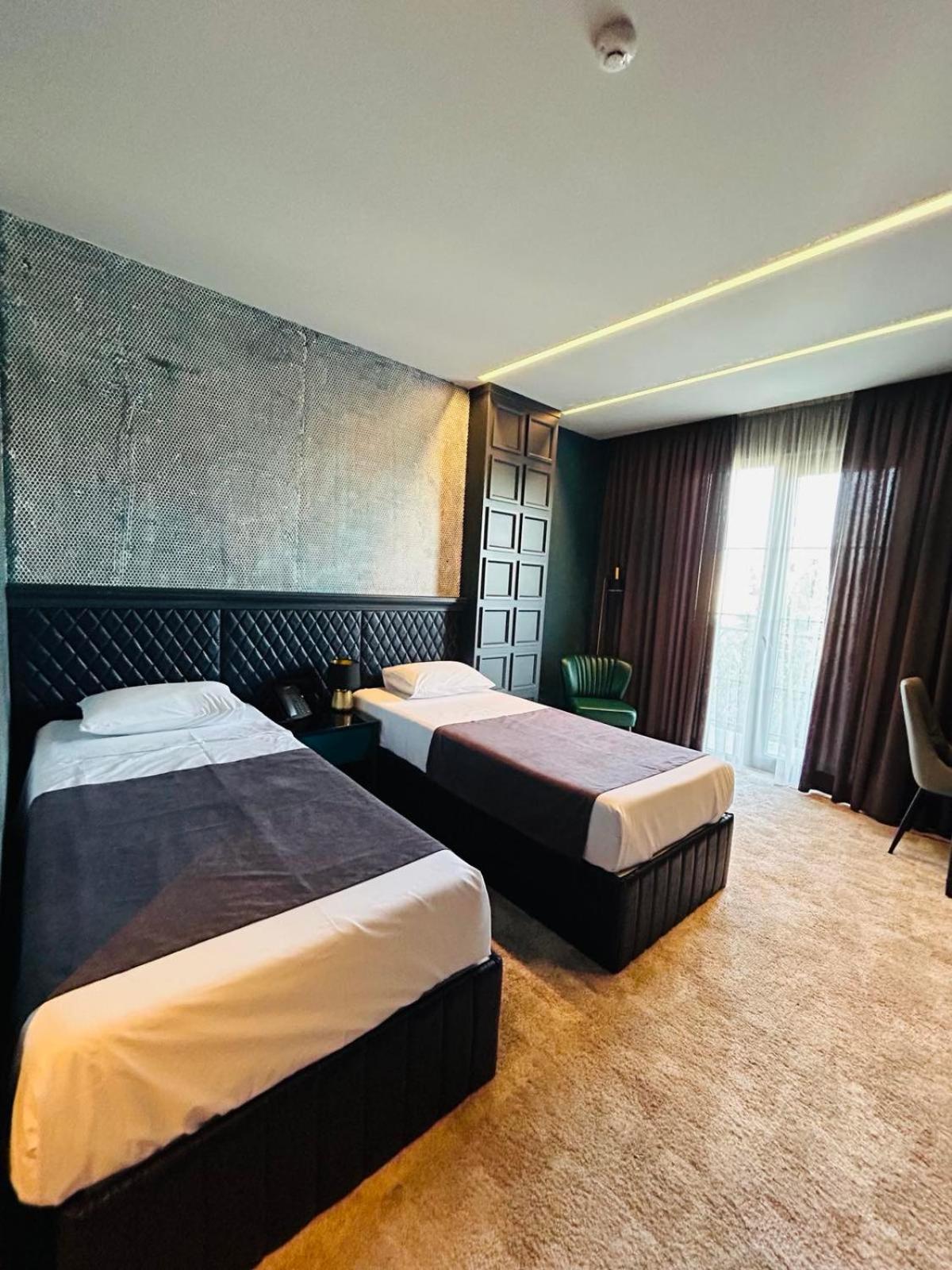 Solomon Hotel Kutaisi Eksteriør billede