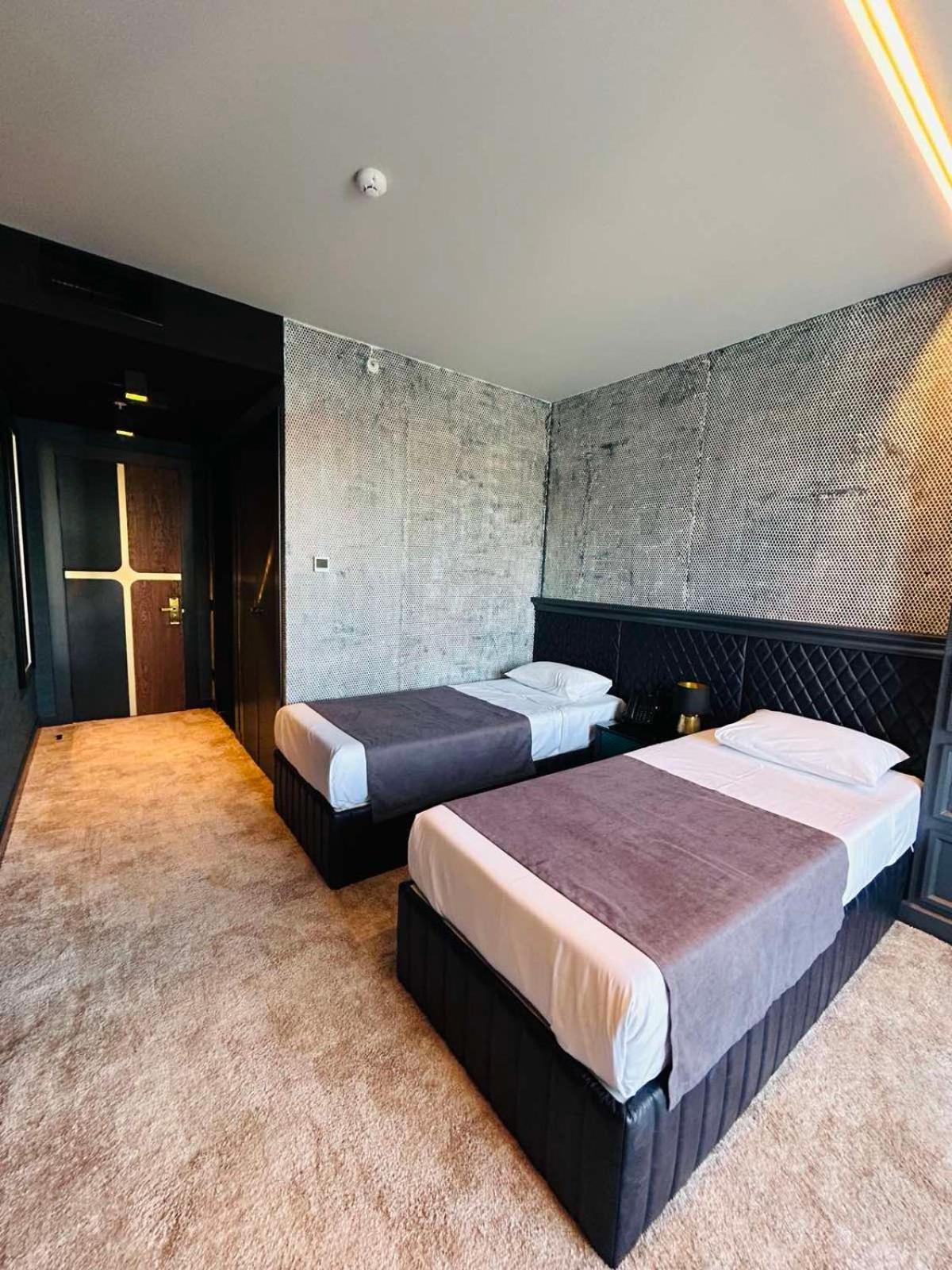 Solomon Hotel Kutaisi Eksteriør billede