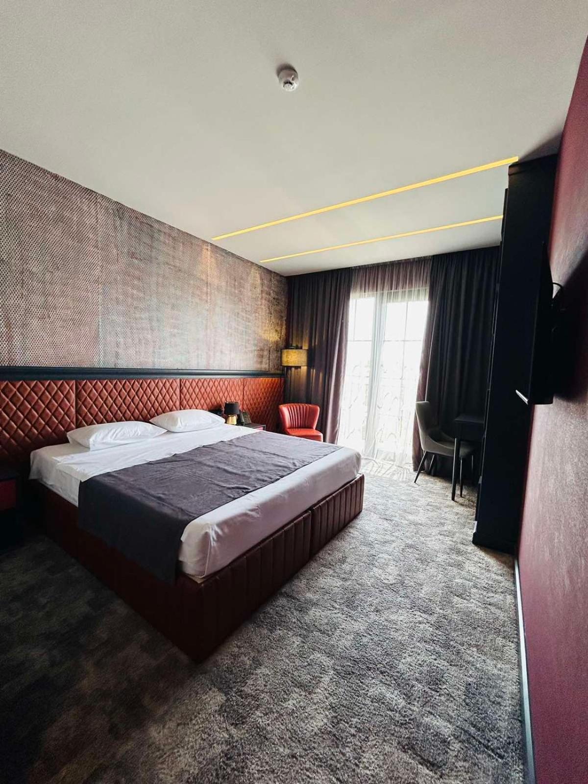 Solomon Hotel Kutaisi Eksteriør billede
