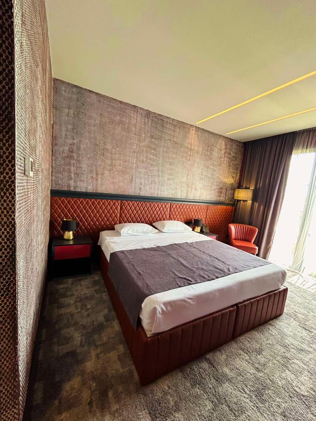 Solomon Hotel Kutaisi Eksteriør billede