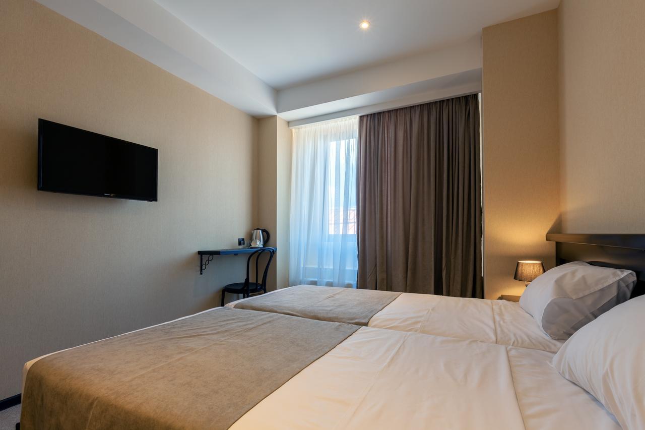 Solomon Hotel Kutaisi Eksteriør billede