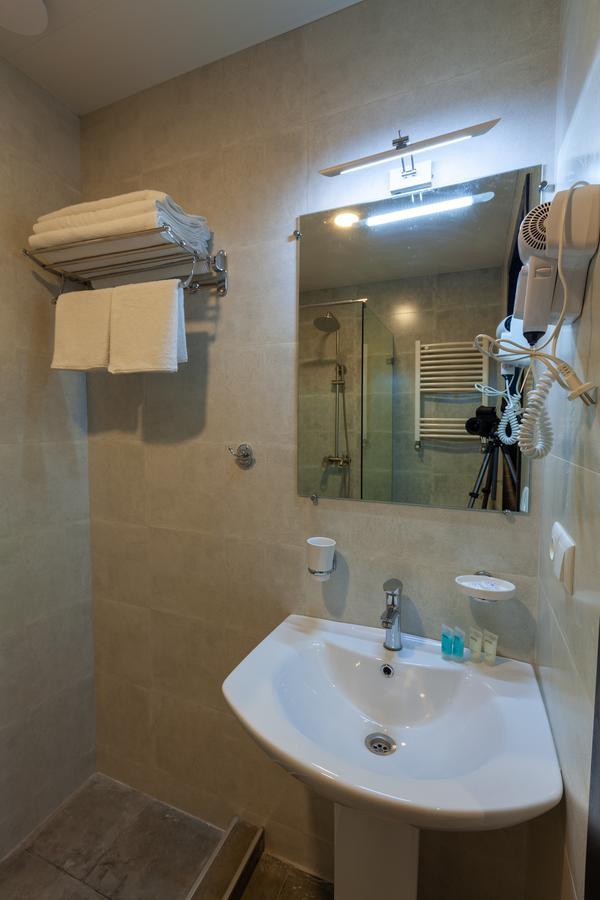 Solomon Hotel Kutaisi Eksteriør billede